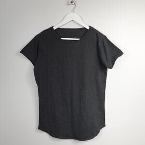 Alphalete Essential Lifestyle Scoop Tee in Charcoal